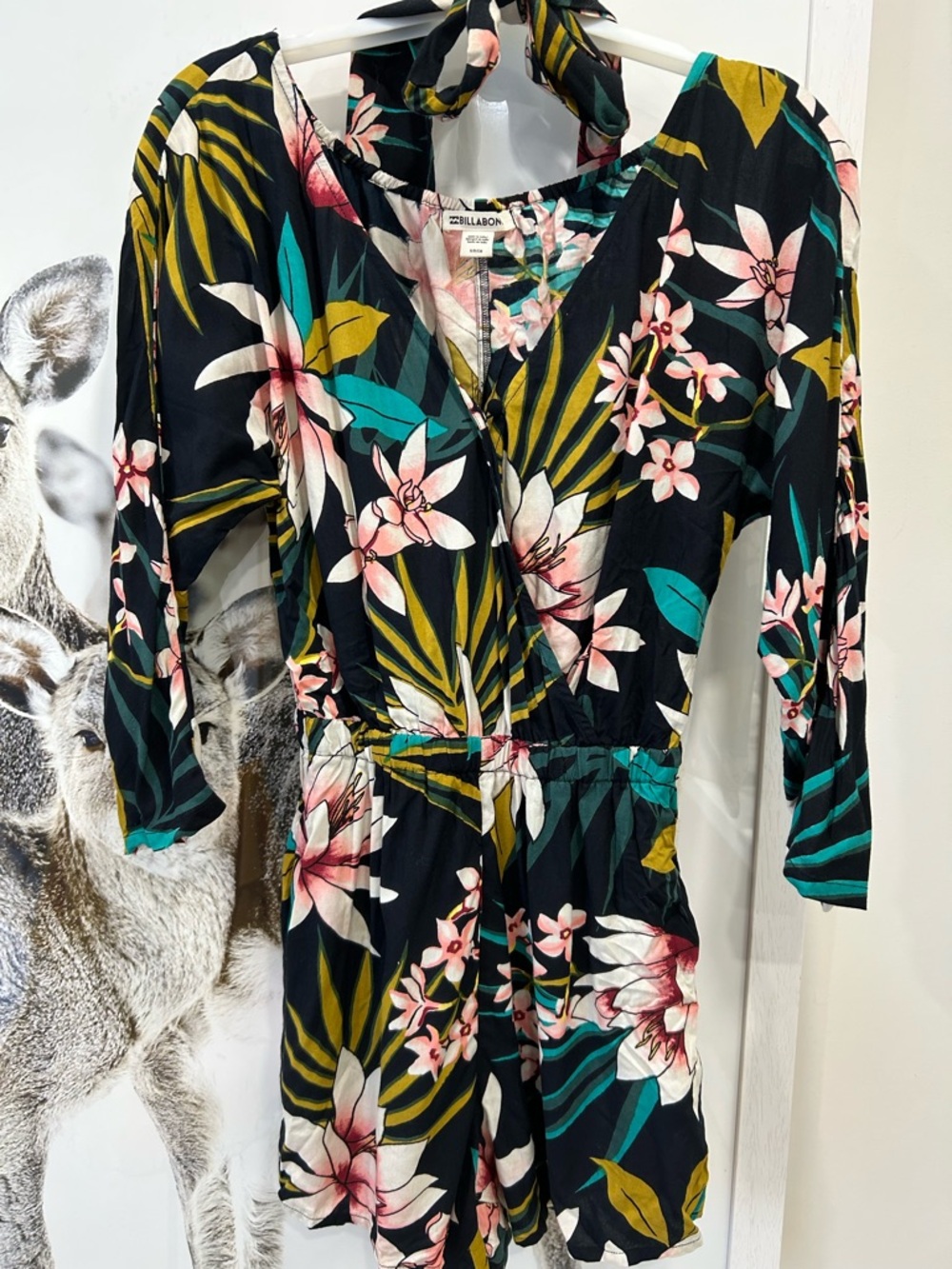 Billabong romper size small
